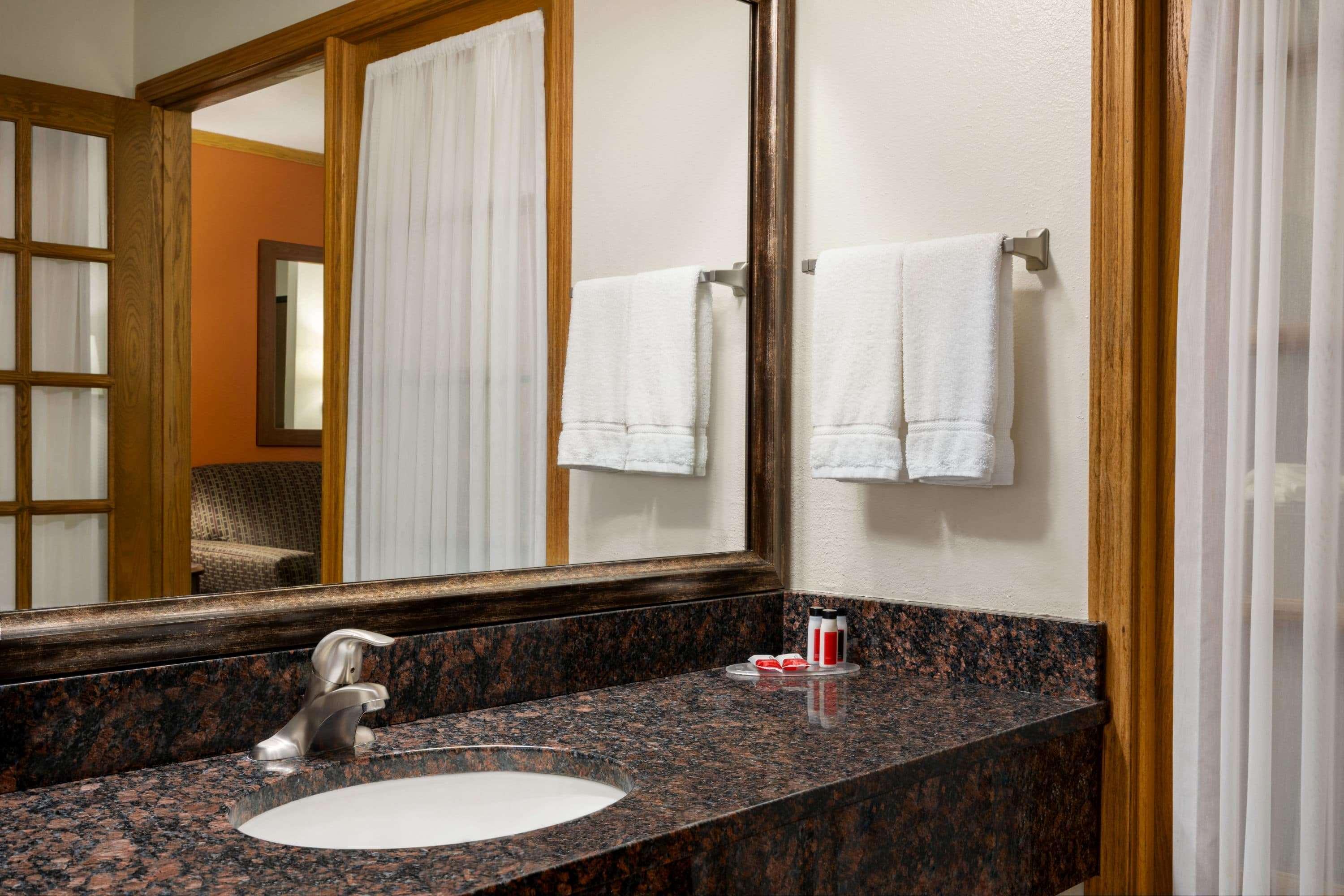 Americinn By Wyndham Virginia Экстерьер фото